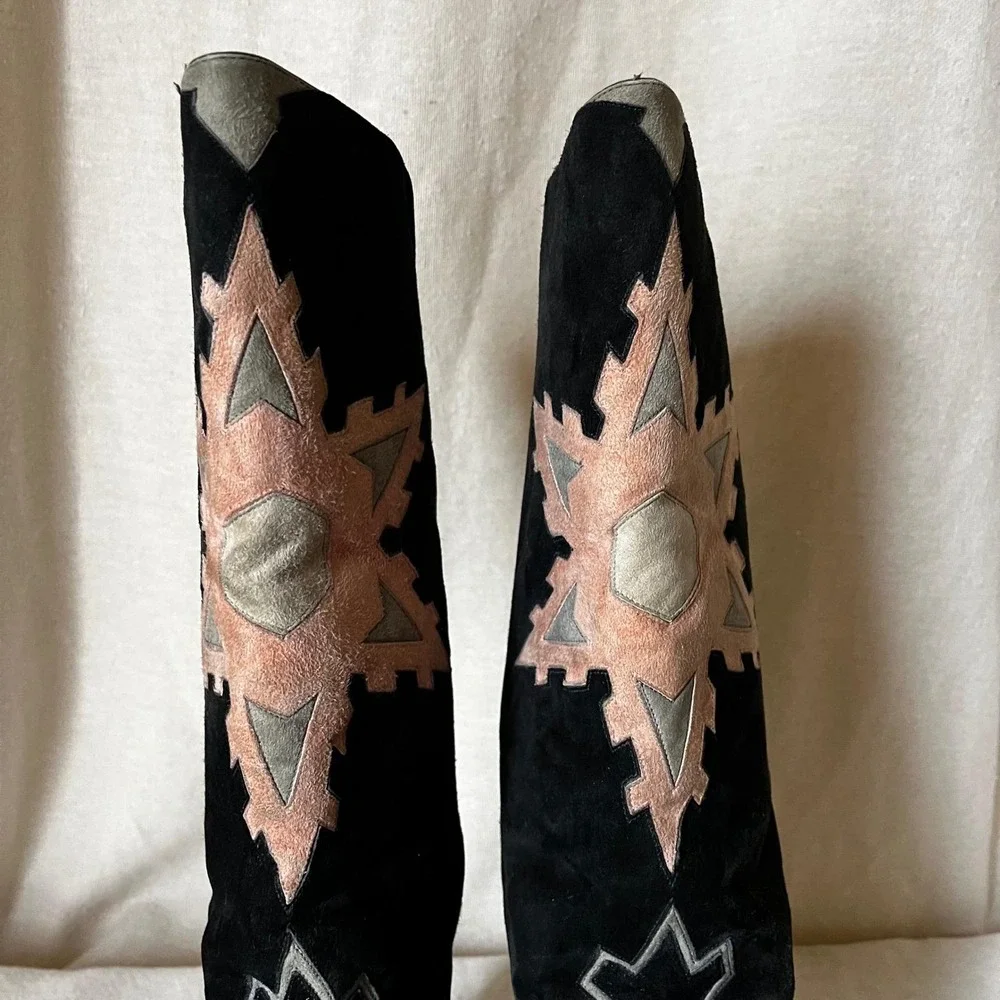 Susan Bennis Warren Edwards Italy‎ Suede Appliqué Boots 7